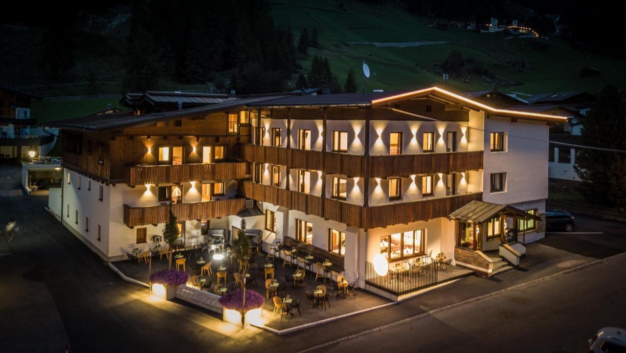 First Mountain Hotel Oetztal Längenfeld Exterior foto